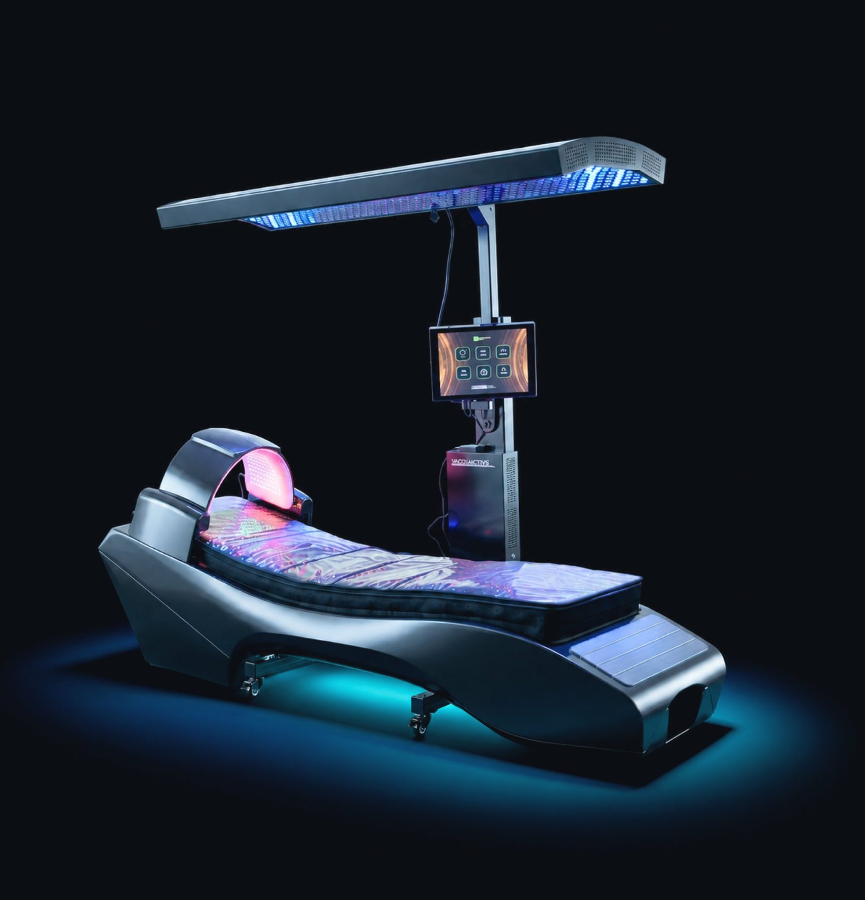 Pat de operație de spital futurist, cu iluminare LED albastră și panou de control cu ecran tactil, montat pe un suport.