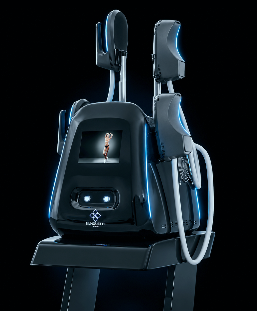 Unità Silhouette Shaper EMS illuminata da una luce blu d'accento su sfondo nero e vista di tre quarti dall'alto, con tre applicatori nei loro supporti, un'immagine del corpo sul touchscreen e un tubo bianco che si snoda verso destra.