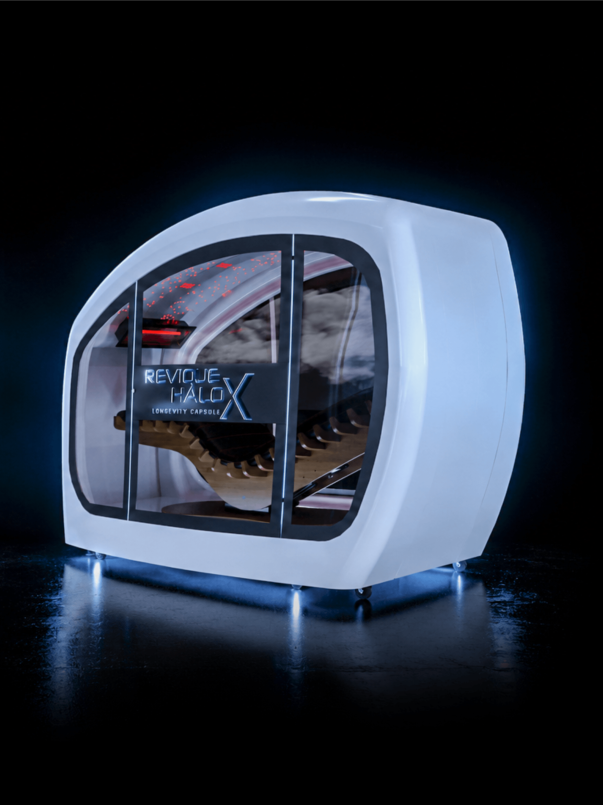 Scaun capsulă futurist alb pe roți, cu panouri din sticlă curbată și iluminare din spate albastră, cu inscripția 'REVOLVE HALO X' în interiorul panoului ferestrei.